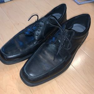 Dress shoes